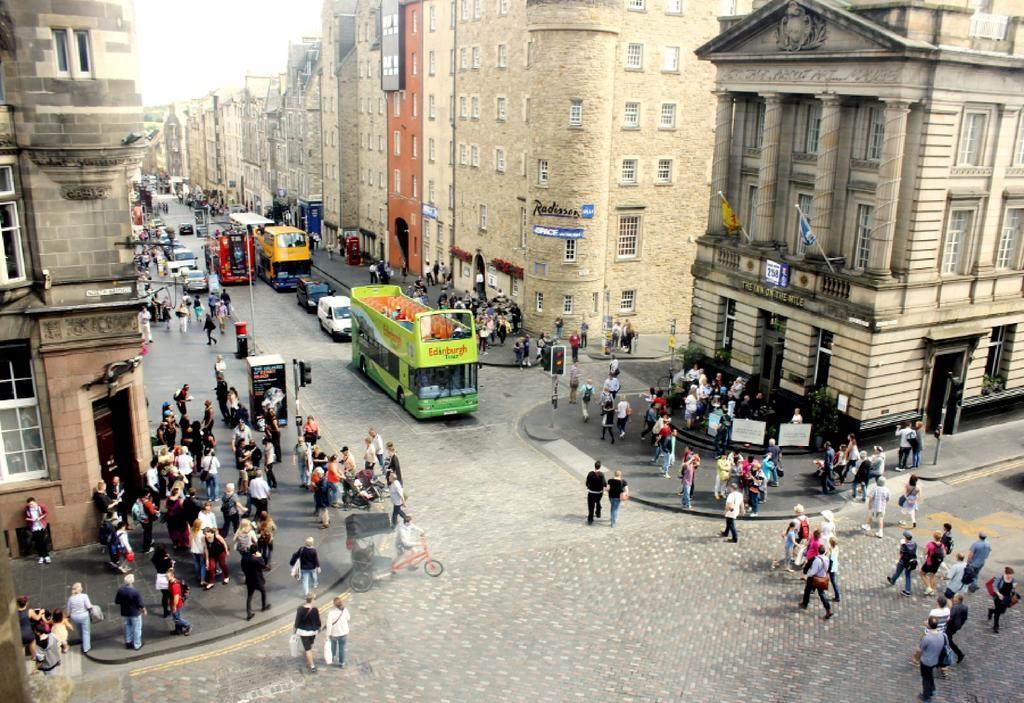Royal Mile Mansions 14 Apartment Edinburgh Exterior foto